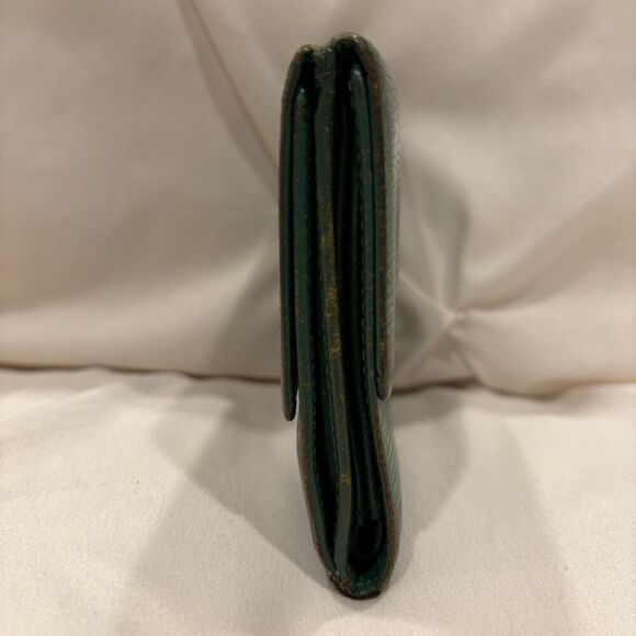 Vintage Louis Vuitton Green Epi Leather Portefeiulle Elise Wallet - Picture 4 of 11